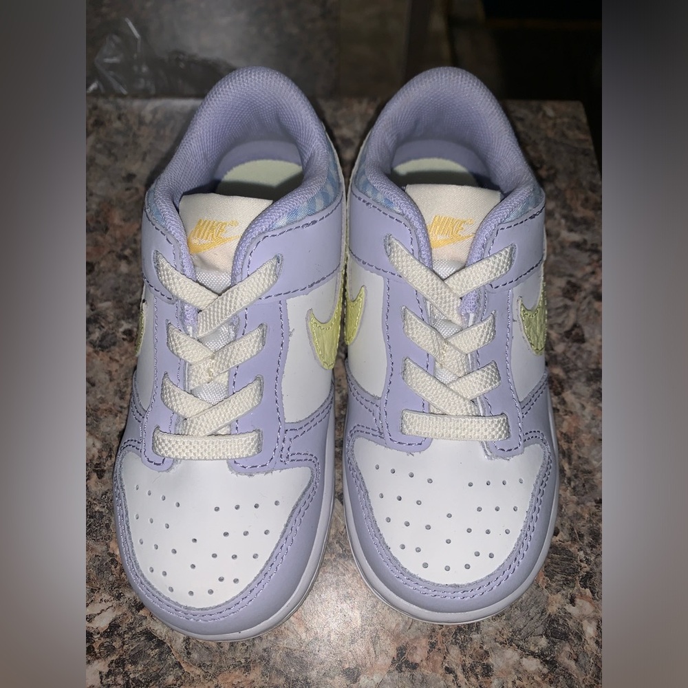 8c Easter dunk brand new in the box